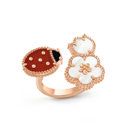 Anel Lucky Spring Joaninha e Flor de Ameixa - Ouro Rose