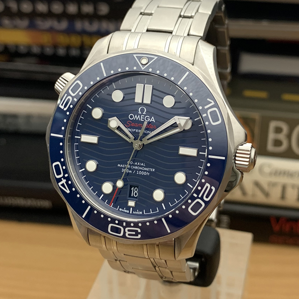 Relógio Omega Seamaster Diver 300M Fundo Azul