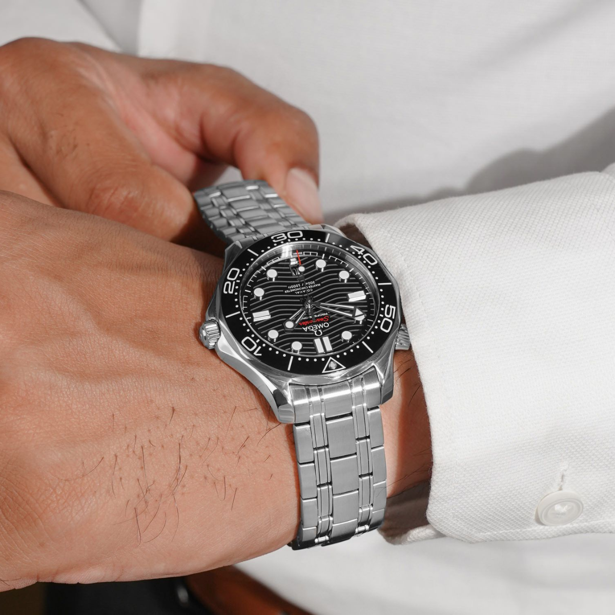 Relógio Omega Seamaster Diver 300M Fundo Preto