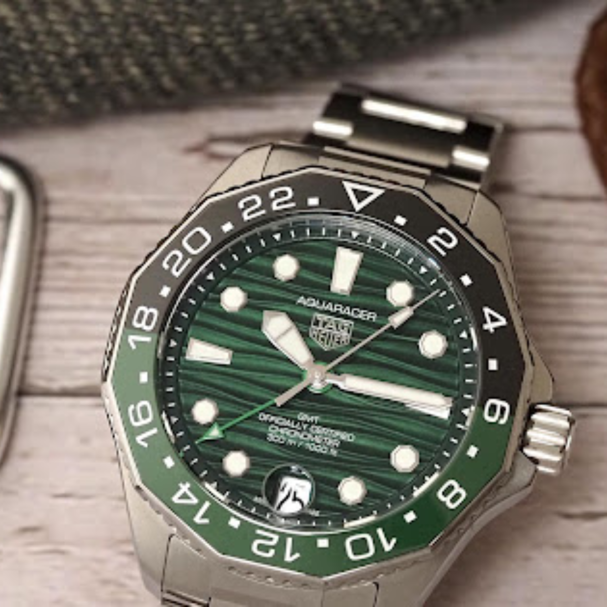Relógio T.h Aquaracer Verde Professional 300 Date GMT
