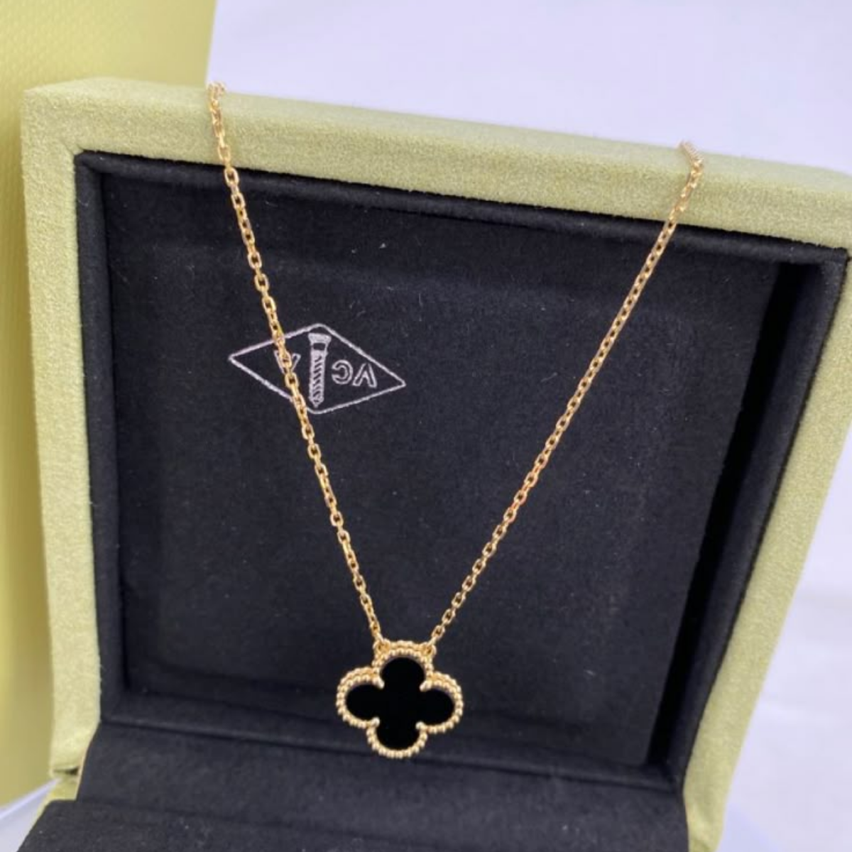 Colar Vintage Alhambra Pingente Único Trevo Preto - Ouro 18K