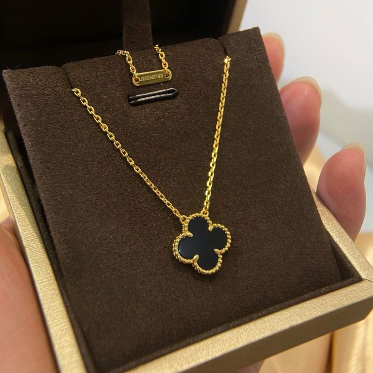 Colar Vintage Alhambra Pingente Único Trevo Preto - Ouro 18K