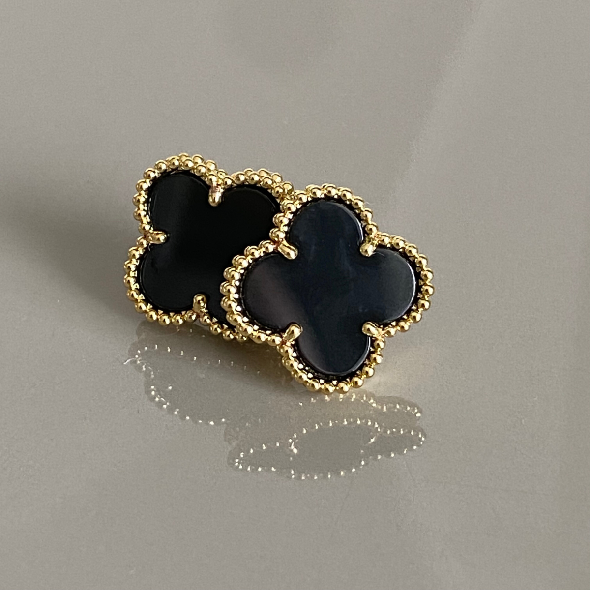 Conjunto Trevo Colar e Brinco Preto - Ouro 18K