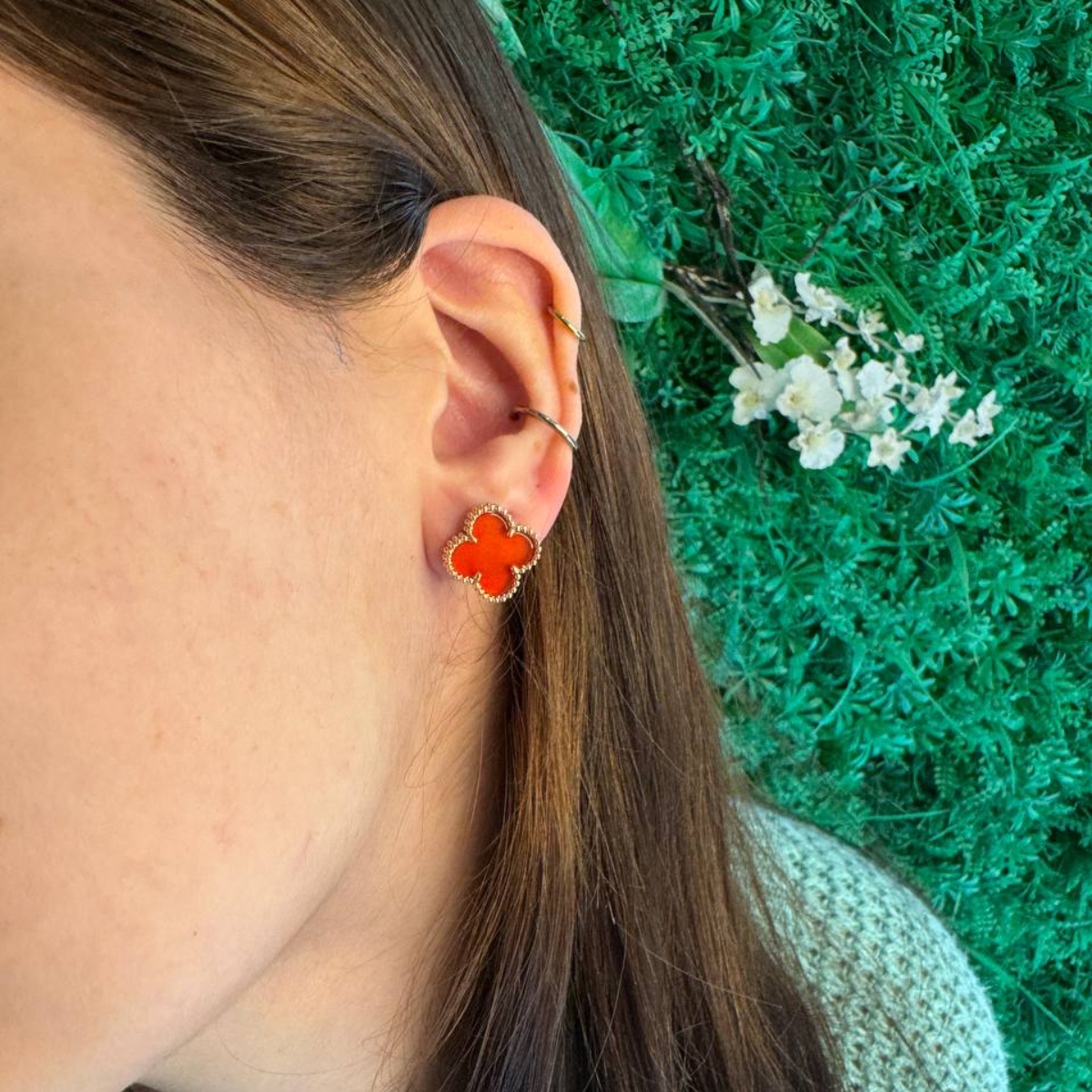 Brinco Pingente Vintage Alhambra Trevo Vermelho - Ouro 18K