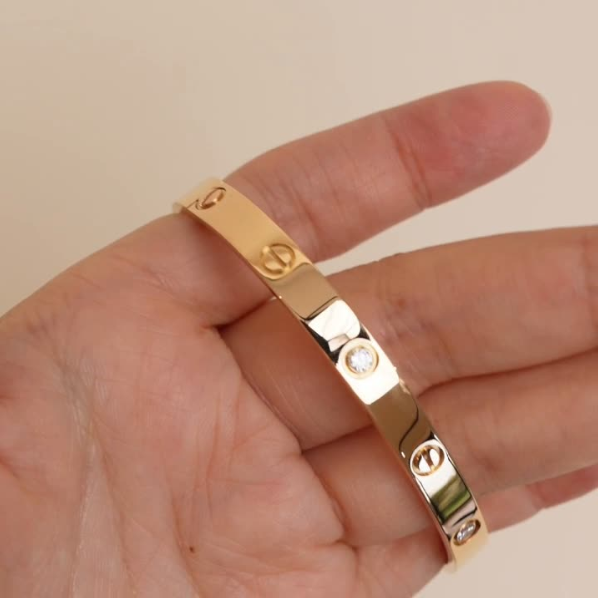 Bracelete Classic Love Cravejado - Ouro 18K