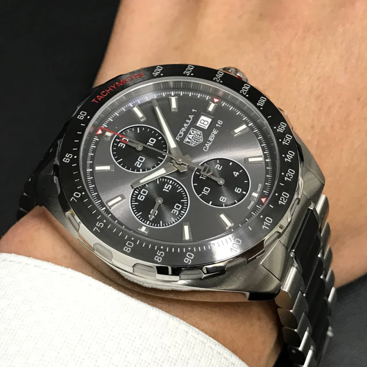 Relógio T.H Formula 1 Chronograph Fundo Cinza Listra Preta